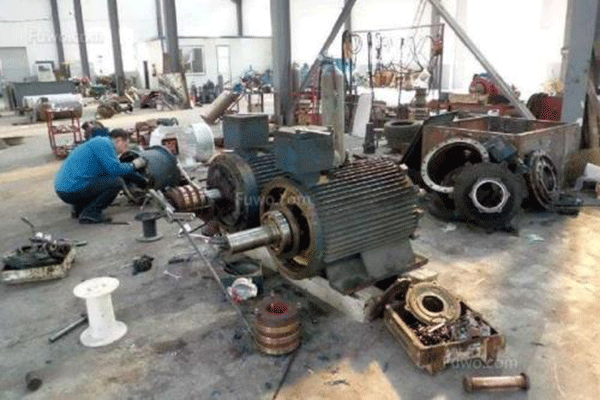 西安西瑪電機(jī)驅(qū)動(dòng)軸修理中軸向間隙的測量。