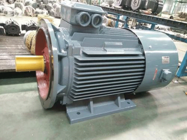 什么原因?qū)е挛靼参鳜斪冾l電機(jī)頻率降低？