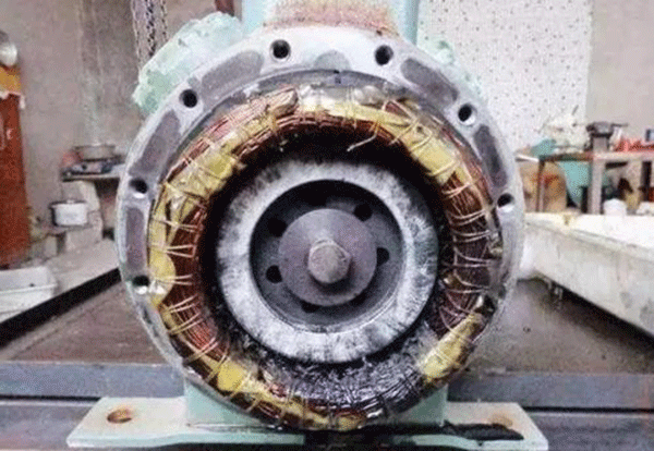 高效節(jié)能電機(jī)廠家分享電機(jī)冒煙的原因。