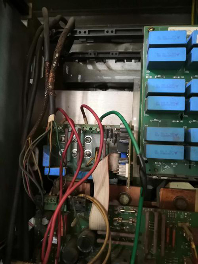 圖為高壓電機(jī)勵磁柜內(nèi)部保險照片 圖為高壓電機(jī)勵磁柜內(nèi)部保險照片